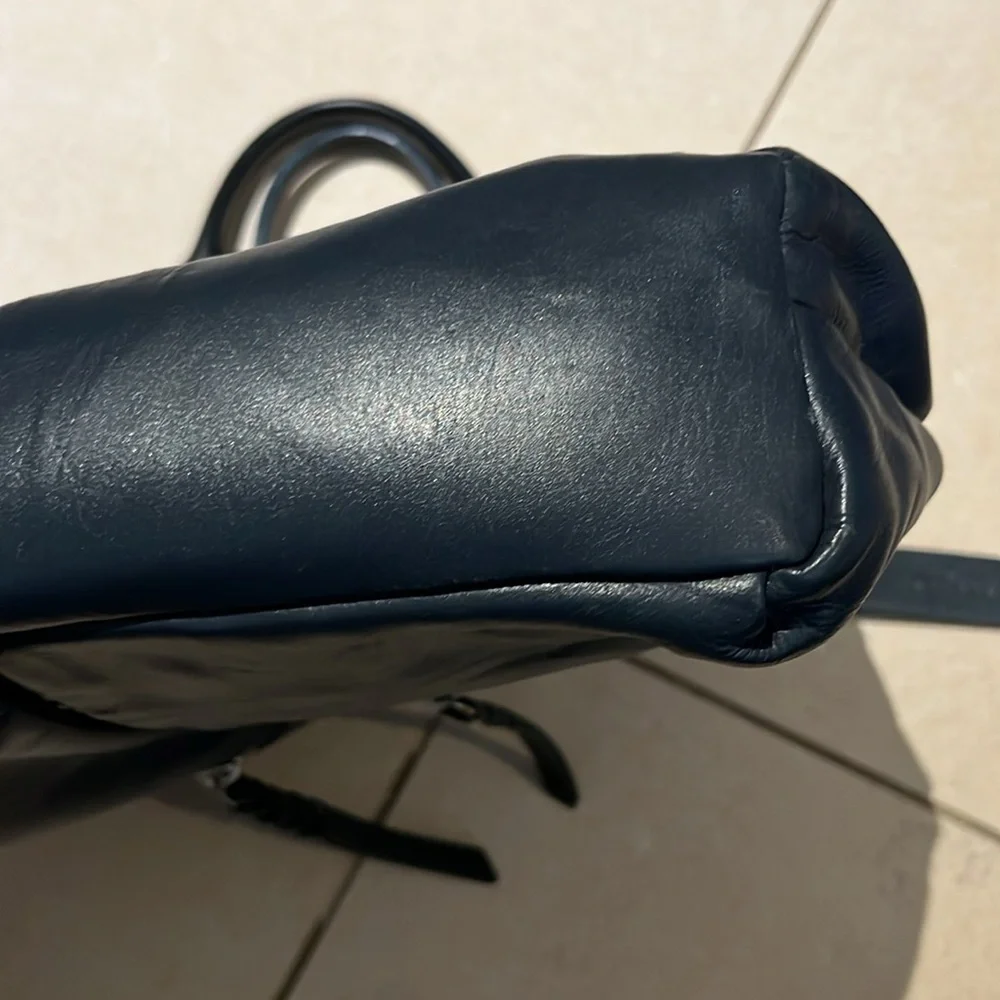Radley London - 100% leather Elegant Navy Leather Tote Bag- excellent condition